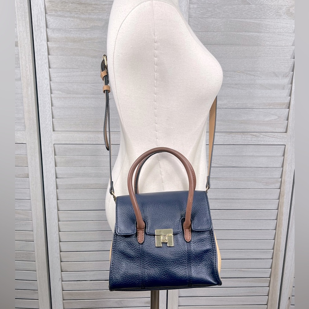 TOMMY HILFIGER TH Mini Turnlock Leather Purse Navy/Sand